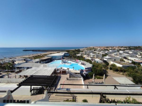 Duplex 121A, Port nature